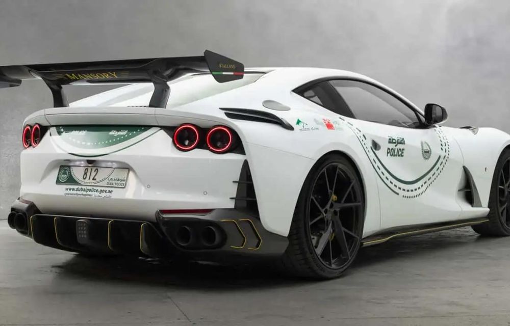 Poliția din Dubai își extinde flota cu un Ferrari 812 Superfast modificat de Mansory - Poza 2 Poliția din Dubai își extinde flota cu un Ferrari 812 Superfast modificat de Mansory - Poza 2
