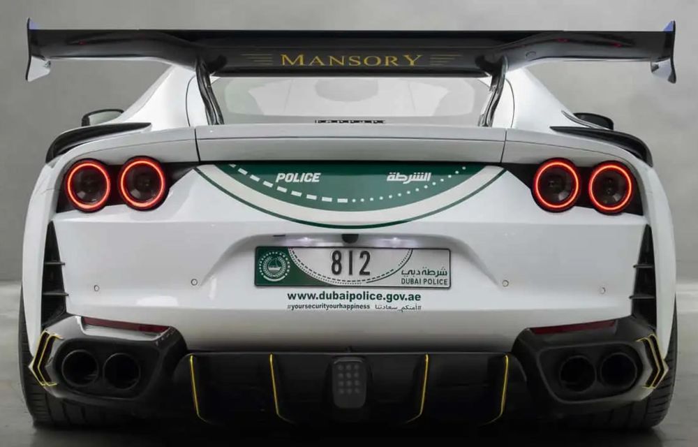 Poliția din Dubai își extinde flota cu un Ferrari 812 Superfast modificat de Mansory - Poza 7 Poliția din Dubai își extinde flota cu un Ferrari 812 Superfast modificat de Mansory - Poza 7