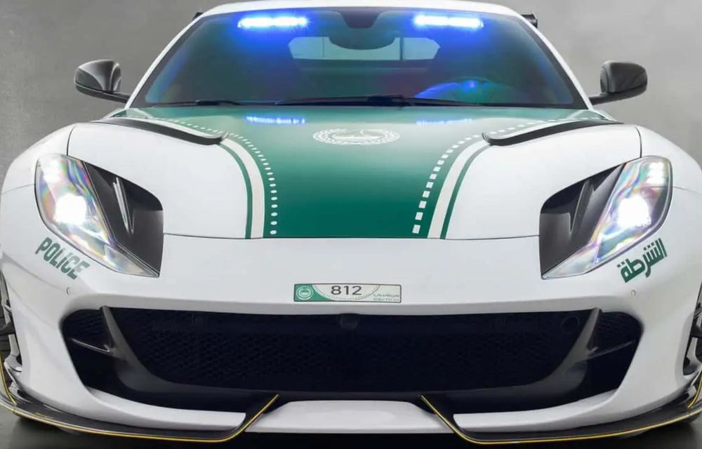 Poliția din Dubai își extinde flota cu un Ferrari 812 Superfast modificat de Mansory - Poza 5 Poliția din Dubai își extinde flota cu un Ferrari 812 Superfast modificat de Mansory - Poza 5