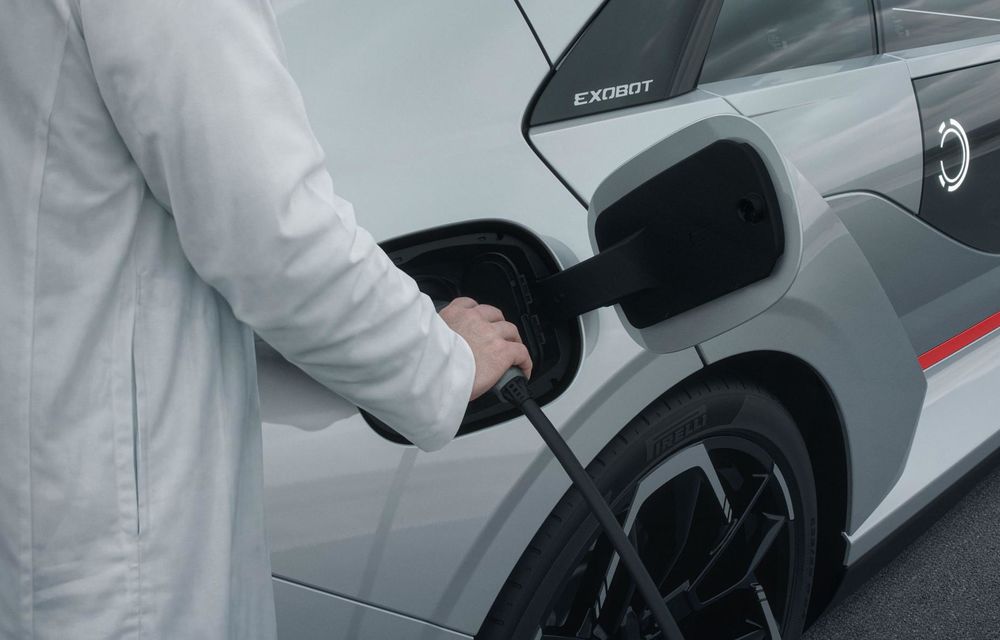 Arabia Saudită prezintă prima sa mașină din istorie: model electric futurist - Poza 4 Arabia Saudită prezintă prima sa mașină din istorie: model electric futurist - Poza 4