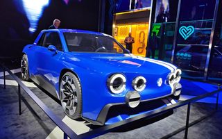 LIVE de la Paris: Renault 8 Gordini renaște sub forma unui concept electric