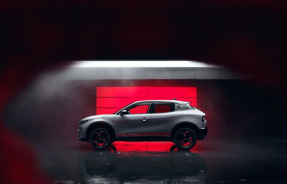 Alfa Romeo Edizione Luna Rossa: ediție specială nouă pentru 4 modele - Poza 4 Alfa Romeo Edizione Luna Rossa: ediție specială nouă pentru 4 modele - Poza 4