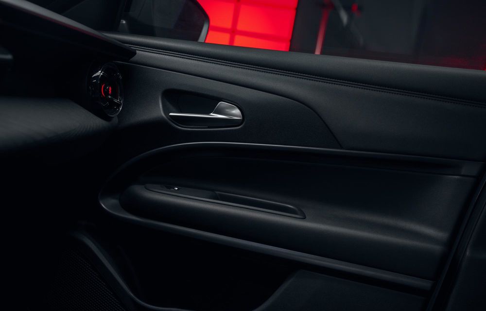 Alfa Romeo Edizione Luna Rossa: ediție specială nouă pentru 4 modele - Poza 9 Alfa Romeo Edizione Luna Rossa: ediție specială nouă pentru 4 modele - Poza 9