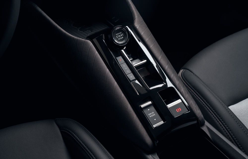 Alfa Romeo Edizione Luna Rossa: ediție specială nouă pentru 4 modele - Poza 11 Alfa Romeo Edizione Luna Rossa: ediție specială nouă pentru 4 modele - Poza 11