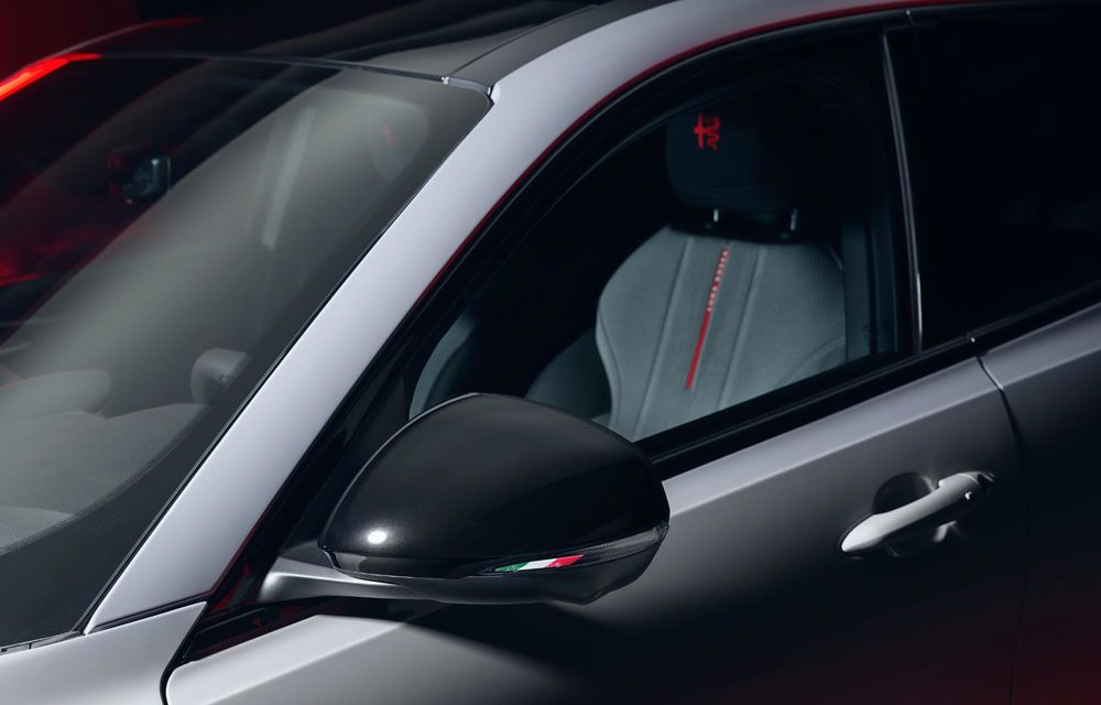Alfa Romeo Edizione Luna Rossa: ediție specială nouă pentru 4 modele - Poza 26 Alfa Romeo Edizione Luna Rossa: ediție specială nouă pentru 4 modele - Poza 26