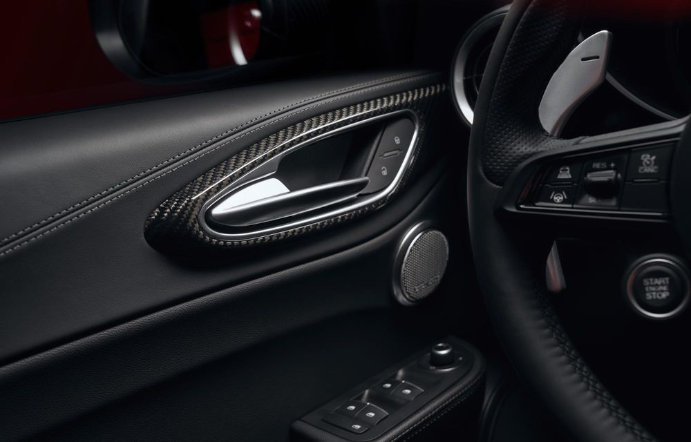 Alfa Romeo Edizione Luna Rossa: ediție specială nouă pentru 4 modele - Poza 46 Alfa Romeo Edizione Luna Rossa: ediție specială nouă pentru 4 modele - Poza 46