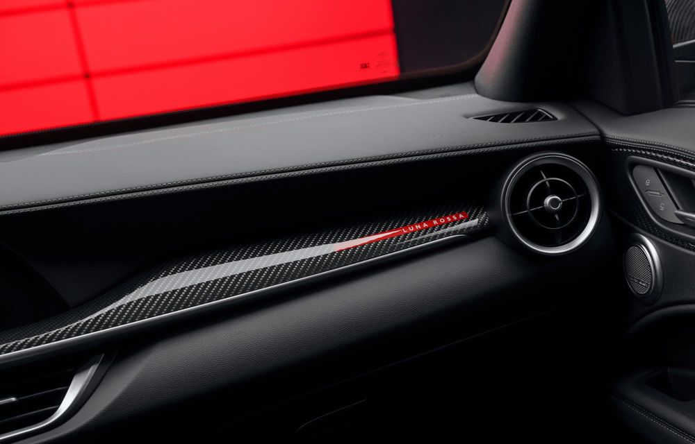 Alfa Romeo Edizione Luna Rossa: ediție specială nouă pentru 4 modele - Poza 66 Alfa Romeo Edizione Luna Rossa: ediție specială nouă pentru 4 modele - Poza 66