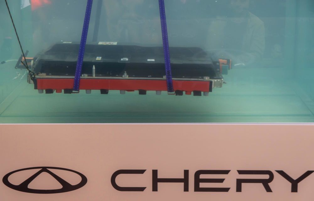 REPORTAJ: Chery Safety Challenge a ajuns în România. Bateria lui Tiggo 9, scufundată 24 de ore în apă sărată - Poza 14 REPORTAJ: Chery Safety Challenge a ajuns în România. Bateria lui Tiggo 9, scufundată 24 de ore în apă sărată - Poza 14