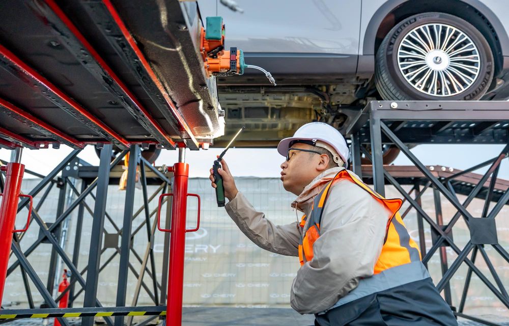 REPORTAJ: Chery Safety Challenge a ajuns în România. Bateria lui Tiggo 9, scufundată 24 de ore în apă sărată - Poza 53 REPORTAJ: Chery Safety Challenge a ajuns în România. Bateria lui Tiggo 9, scufundată 24 de ore în apă sărată - Poza 53