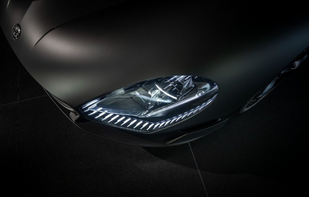 Alfa Romeo 33 Stradale Perla Nera: exemplar unicat vopsit în negru - Poza 3 Alfa Romeo 33 Stradale Perla Nera: exemplar unicat vopsit în negru - Poza 3