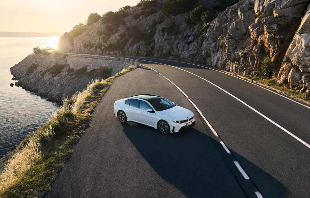 Noul BMW Seria 3 cu motoare termice este aici: până la 443 de cai putere - Poza 35