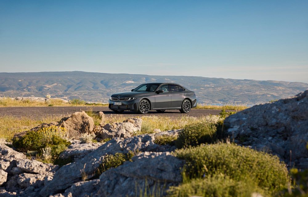 Noul BMW Seria 3 cu motoare termice este aici: până la 443 de cai putere - Poza 108