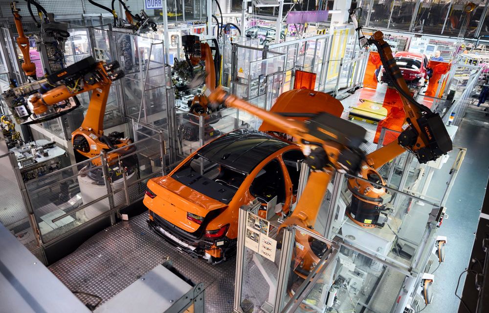 BMW M atinge pragul de un milion de automobile produse: borna a fost marcată de un M3 - Poza 5 BMW M atinge pragul de un milion de automobile produse: borna a fost marcată de un M3 - Poza 5