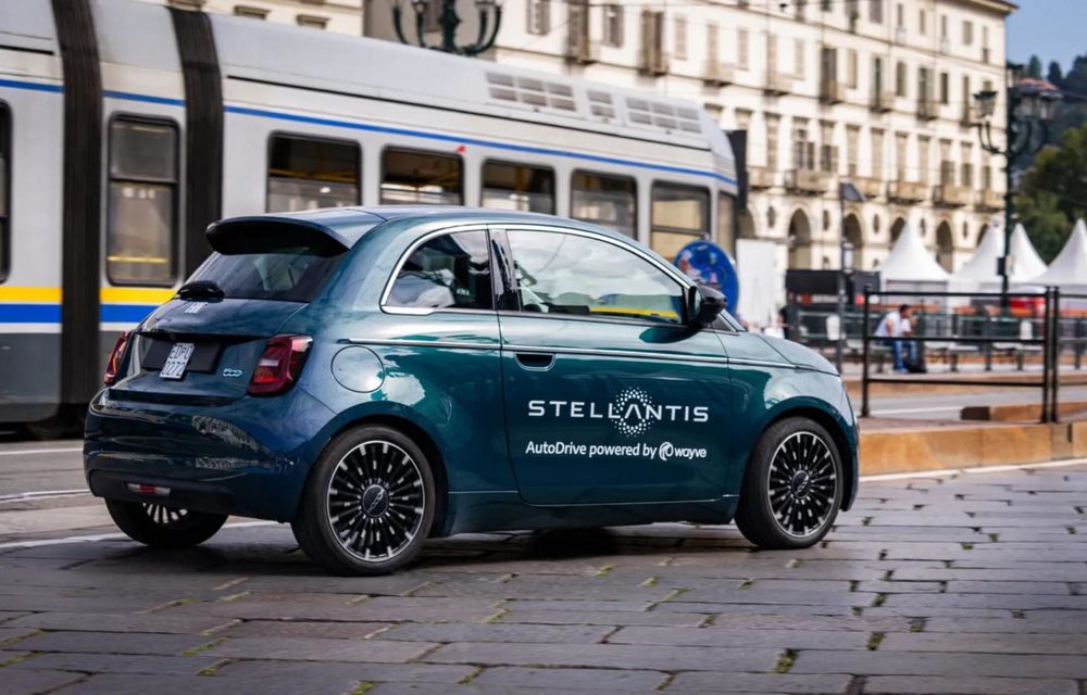 Stellantis testează un nou sistem de conducere semi-autonomă, bazat pe AI - Poza 5 Stellantis testează un nou sistem de conducere semi-autonomă, bazat pe AI - Poza 5