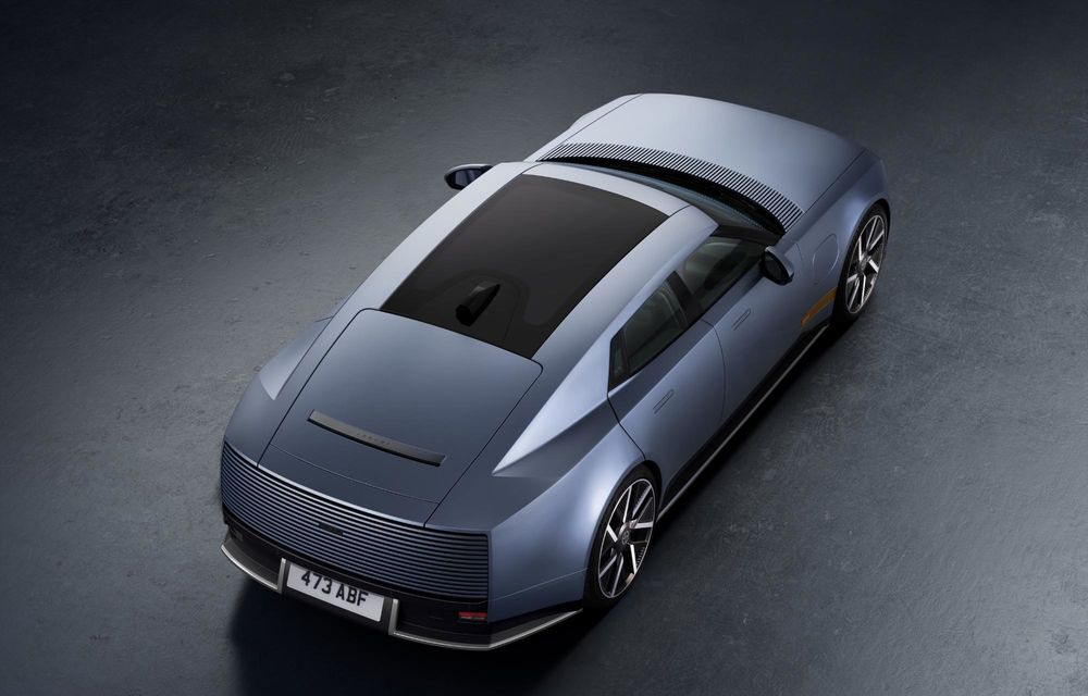Jaguar prezintă noul Type 01: trei motoare electrice, 1.030 CP și 720 km autonomie - Poza 2 Jaguar prezintă noul Type 01: trei motoare electrice, 1.030 CP și 720 km autonomie - Poza 2
