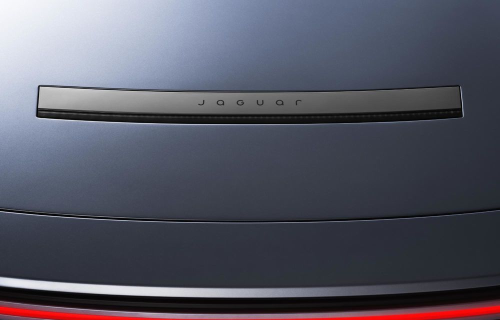 Jaguar prezintă noul Type 01: trei motoare electrice, 1.030 CP și 720 km autonomie - Poza 6 Jaguar prezintă noul Type 01: trei motoare electrice, 1.030 CP și 720 km autonomie - Poza 6