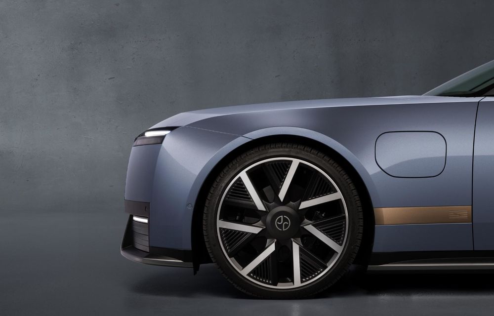 Jaguar prezintă noul Type 01: trei motoare electrice, 1.030 CP și 720 km autonomie - Poza 12 Jaguar prezintă noul Type 01: trei motoare electrice, 1.030 CP și 720 km autonomie - Poza 12