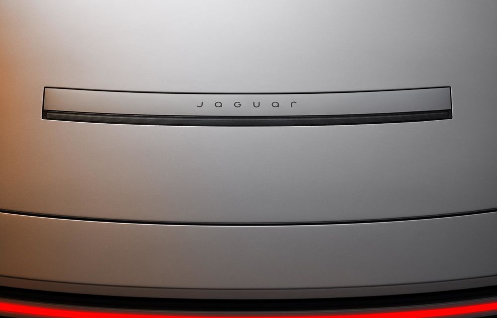 Jaguar prezintă noul Type 01: trei motoare electrice, 1.030 CP și 720 km autonomie - Poza 21 Jaguar prezintă noul Type 01: trei motoare electrice, 1.030 CP și 720 km autonomie - Poza 21