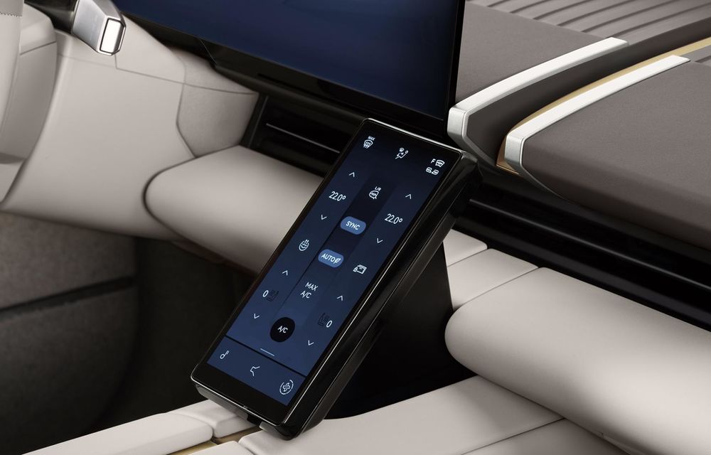 Jaguar prezintă noul Type 01: trei motoare electrice, 1.030 CP și 720 km autonomie - Poza 43 Jaguar prezintă noul Type 01: trei motoare electrice, 1.030 CP și 720 km autonomie - Poza 43