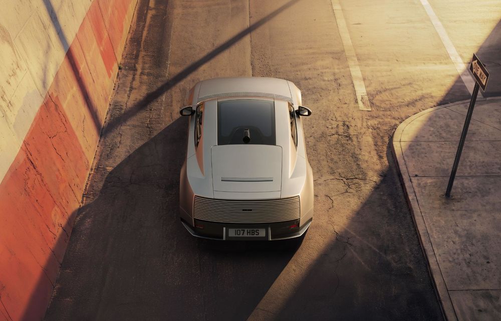 Jaguar prezintă noul Type 01: trei motoare electrice, 1.030 CP și 720 km autonomie - Poza 47 Jaguar prezintă noul Type 01: trei motoare electrice, 1.030 CP și 720 km autonomie - Poza 47