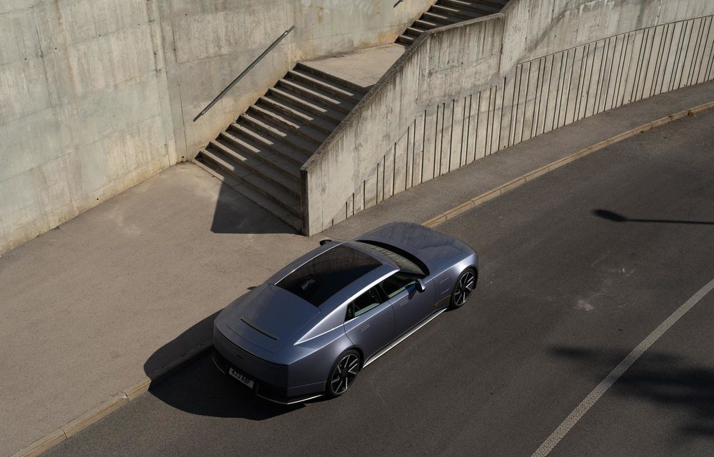 Jaguar prezintă noul Type 01: trei motoare electrice, 1.030 CP și 720 km autonomie - Poza 54 Jaguar prezintă noul Type 01: trei motoare electrice, 1.030 CP și 720 km autonomie - Poza 54