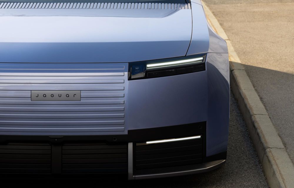 Jaguar prezintă noul Type 01: trei motoare electrice, 1.030 CP și 720 km autonomie - Poza 55 Jaguar prezintă noul Type 01: trei motoare electrice, 1.030 CP și 720 km autonomie - Poza 55