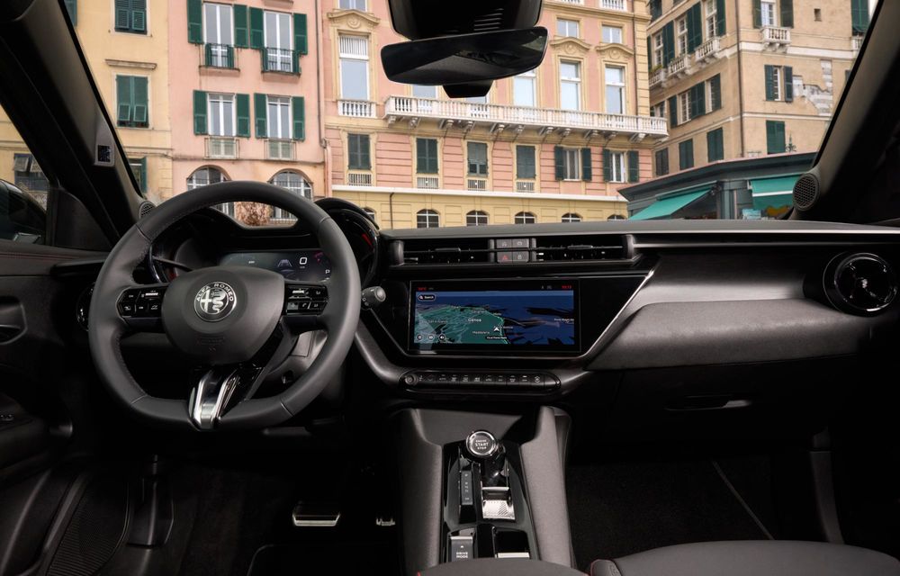 Îmbunătățiri pentru gama Alfa Romeo: interior de calitate superioară pentru Junior - Poza 5