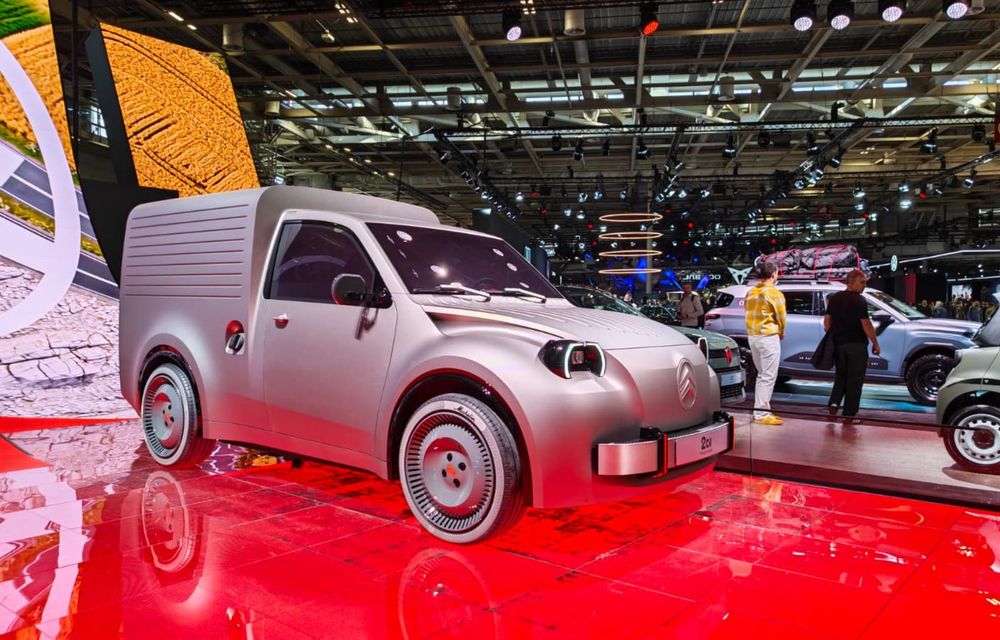 LIVE de la Paris: Citroen 2CV renaște sub formă de concept electric. Model de serie din 2028 - Poza 68 LIVE de la Paris: Citroen 2CV renaște sub formă de concept electric. Model de serie din 2028 - Poza 68
