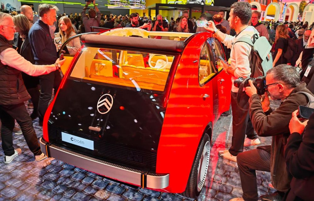 LIVE de la Paris: Citroen 2CV renaște sub formă de concept electric. Model de serie din 2028 - Poza 69 LIVE de la Paris: Citroen 2CV renaște sub formă de concept electric. Model de serie din 2028 - Poza 69