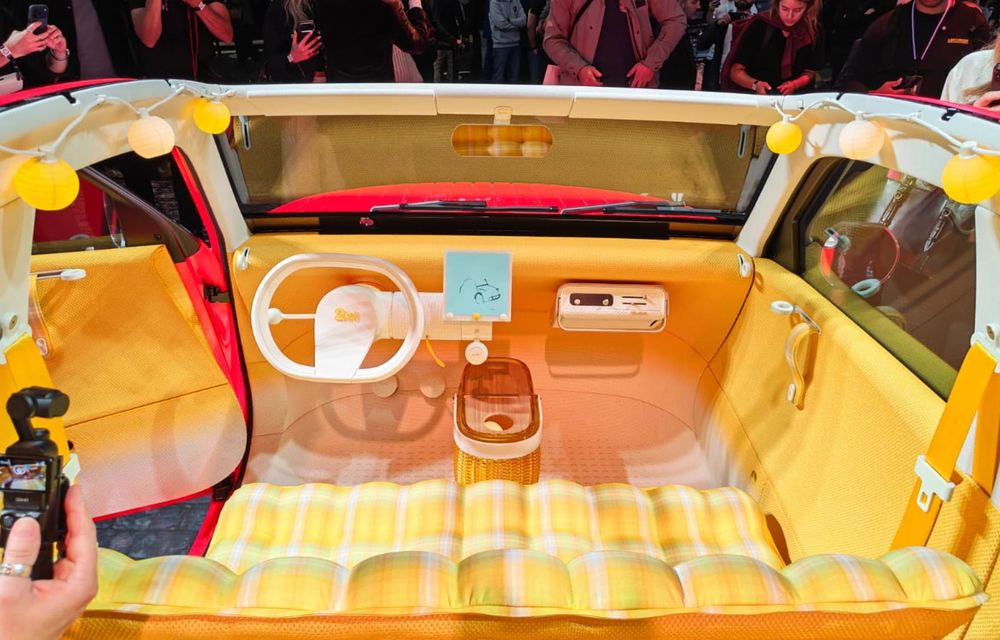 LIVE de la Paris: Citroen 2CV renaște sub formă de concept electric. Model de serie din 2028 - Poza 70 LIVE de la Paris: Citroen 2CV renaște sub formă de concept electric. Model de serie din 2028 - Poza 70