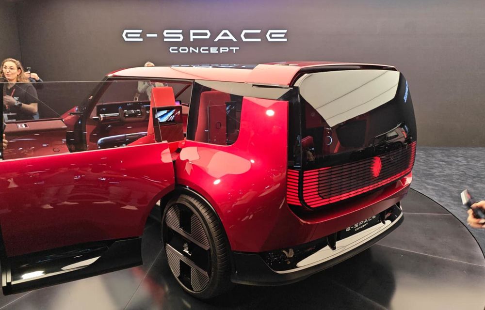 LIVE de la Paris: Noul concept Renault E-Space anunță revenirea movolumului sub formă electrică - Poza 28 LIVE de la Paris: Noul concept Renault E-Space anunță revenirea movolumului sub formă electrică - Poza 28