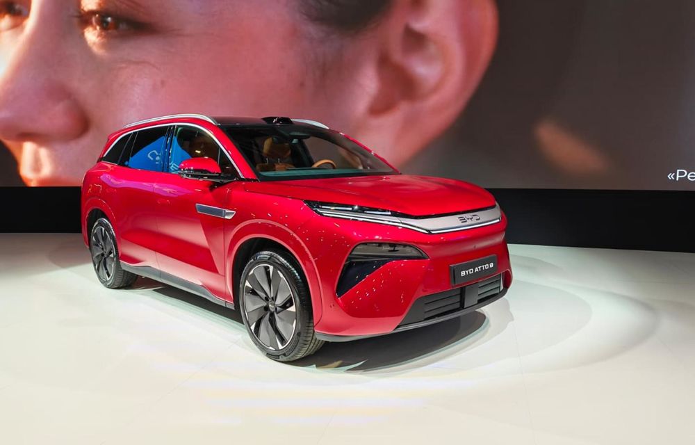 LIVE de la Paris: BYD Atto 8, noul etalon al mărcii în Europa: încărcare în doar 9 minute - Poza 9 LIVE de la Paris: BYD Atto 8, noul etalon al mărcii în Europa: încărcare în doar 9 minute - Poza 9