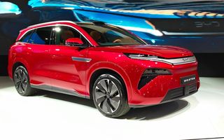 LIVE de la Paris: BYD Atto 8, noul etalon al mărcii în Europa: încărcare în doar 9 minute