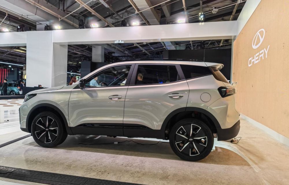 LIVE de la Paris: Primele imagini cu noul Chery Tiggo 4 facelift - Poza 4 LIVE de la Paris: Primele imagini cu noul Chery Tiggo 4 facelift - Poza 4