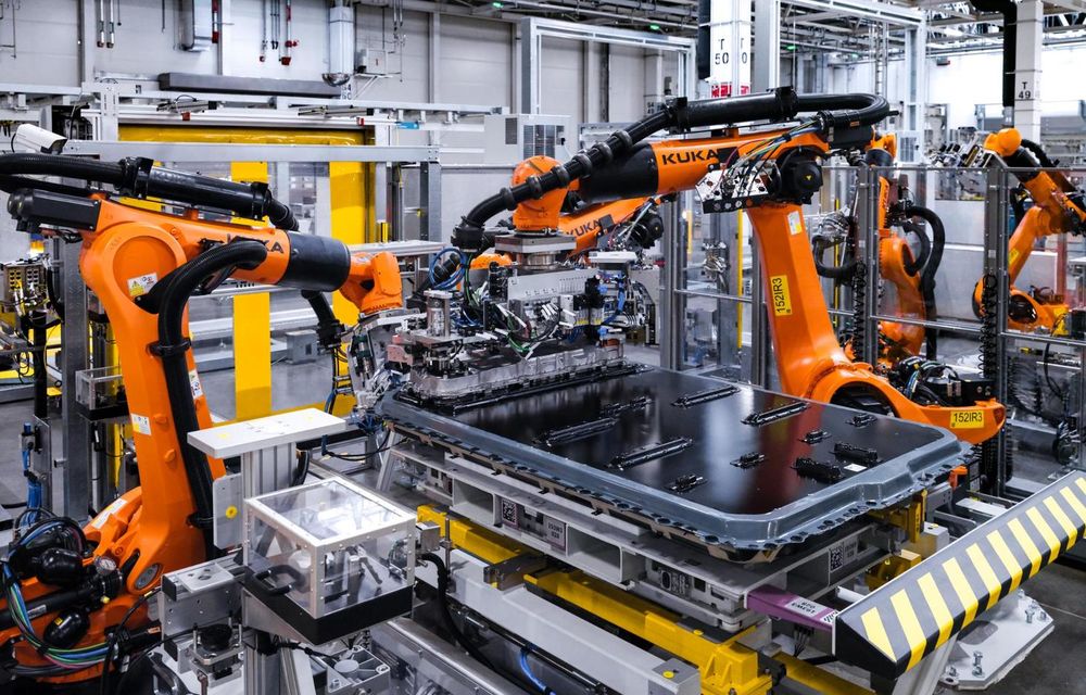 BMW demarează producția noii generații de baterii în China - Poza 1 BMW demarează producția noii generații de baterii în China - Poza 1