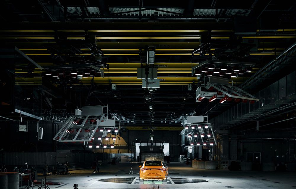 Mercedes-Benz rescrie testele de siguranță: impact lateral cu două mașini la 56 km/h - Poza 10