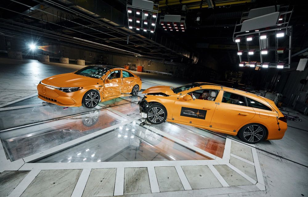 Mercedes-Benz rescrie testele de siguranță: impact lateral cu două mașini la 56 km/h - Poza 30