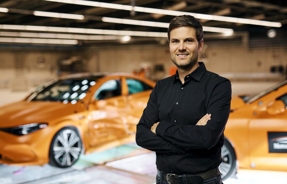 Mercedes-Benz rescrie testele de siguranță: impact lateral cu două mașini la 56 km/h - Poza 36