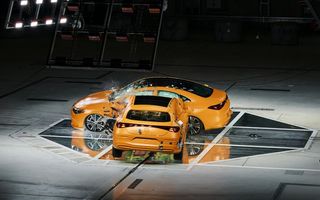 Mercedes-Benz rescrie testele de siguranță: impact lateral cu două mașini la 56 km/h Mercedes-Benz rescrie testele de siguranță: impact lateral cu două mașini la 56 km/h