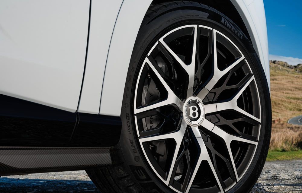Bentley Torcal First Edition: ediție de lansare cu elemente din fibră de carbon - Poza 3 Bentley Torcal First Edition: ediție de lansare cu elemente din fibră de carbon - Poza 3