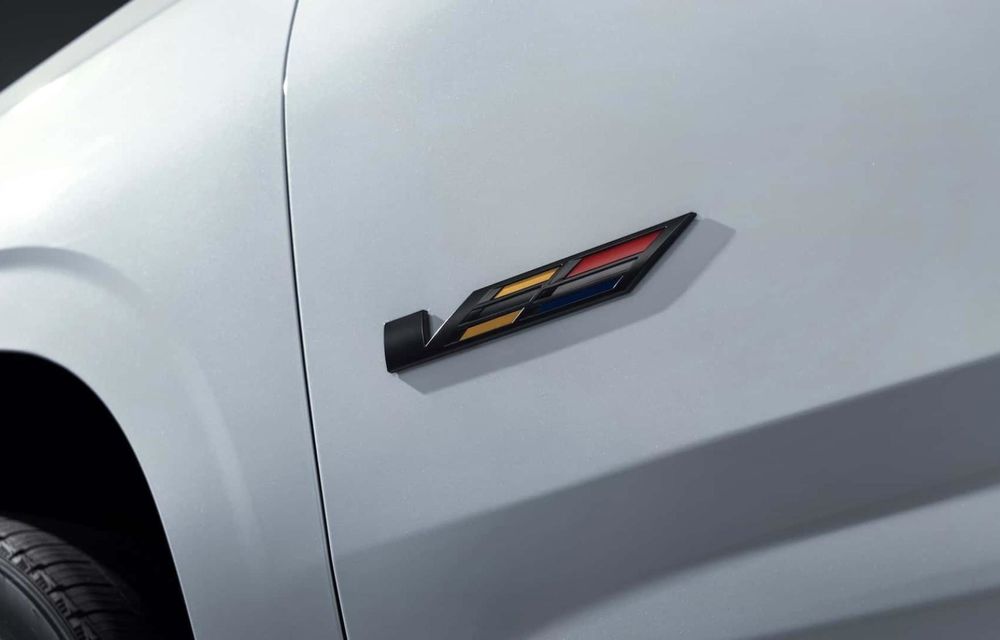 Cadillac sărbătorește 125 de ani cu o ediție specială pentru Escalade-V - Poza 8 Cadillac sărbătorește 125 de ani cu o ediție specială pentru Escalade-V - Poza 8