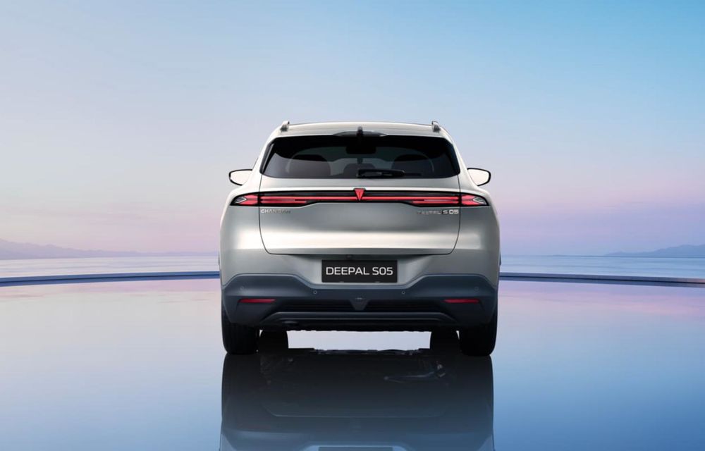 Noul Changan Deepal S05 PHEV: SUV din China cu motor de 258 CP - Poza 3 Noul Changan Deepal S05 PHEV: SUV din China cu motor de 258 CP - Poza 3