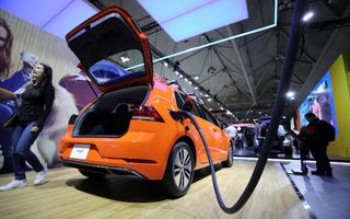 Volkswagen suspendă dezvoltarea viitorului Golf electric din cauza reducerilor de costuri Volkswagen suspendă dezvoltarea viitorului Golf electric din cauza reducerilor de costuri