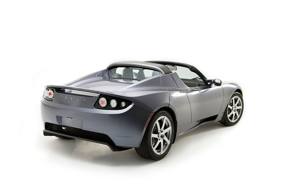 Model 3 nu a intrat în producţie, dar Tesla se gândeşte deja la viitorul Roadster: va fi mai rapid şi mai mare - Poza 2