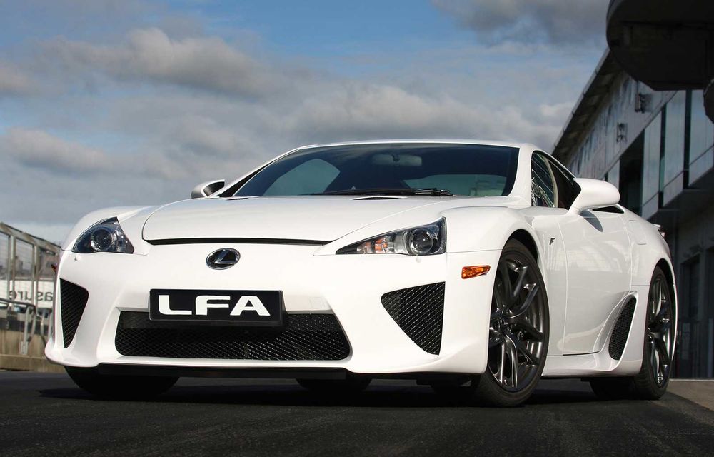 Lexus a produs ultimul exemplar al supercarului LFA - Poza 2