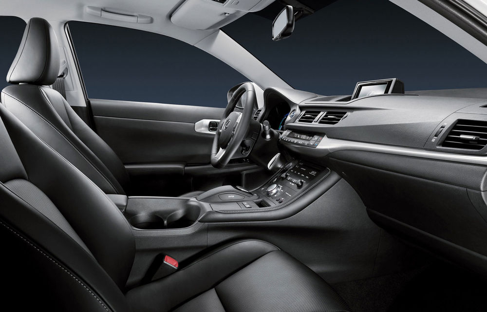 Lexus ar putea oferi o versiune mai puternică a lui CT200h - Poza 2
