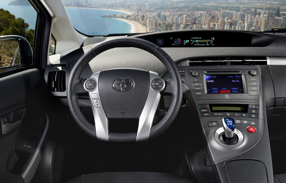 Toyota a amânat lansarea celei de-a patra generaţii a lui Prius pentru 2016 - Poza 2