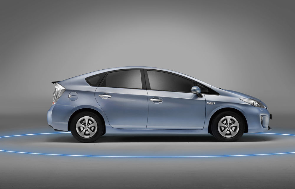 Toyota a lansat în România noul Prius Plug-in Hybrid cu un preţ de 43.900 de euro - Poza 2