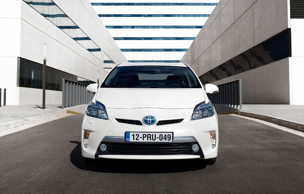 Toyota a amânat lansarea celei de-a patra generaţii a lui Prius pentru 2016 - Poza 2