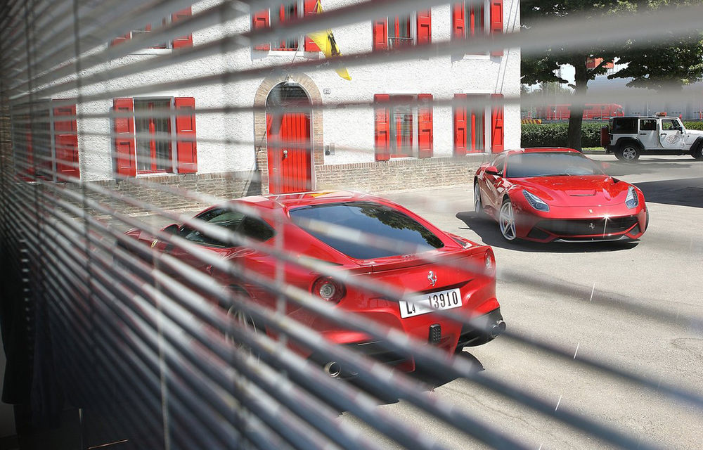 Ferrari F12 Berlinetta pleacă de la 274.000 de euro în Italia - Poza 2